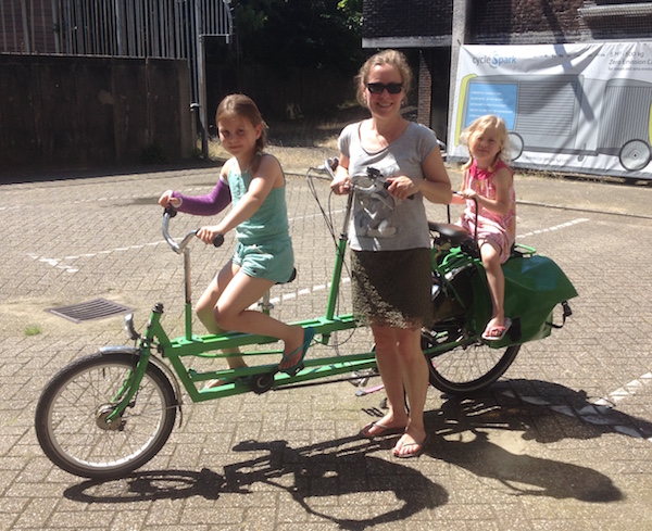 Onleesbaar huren bedrag Speciale familiefietsen, (elektrische) loopfietsen en waterdichte  fietstassen op wielen – Vierfiets – Amersfoort